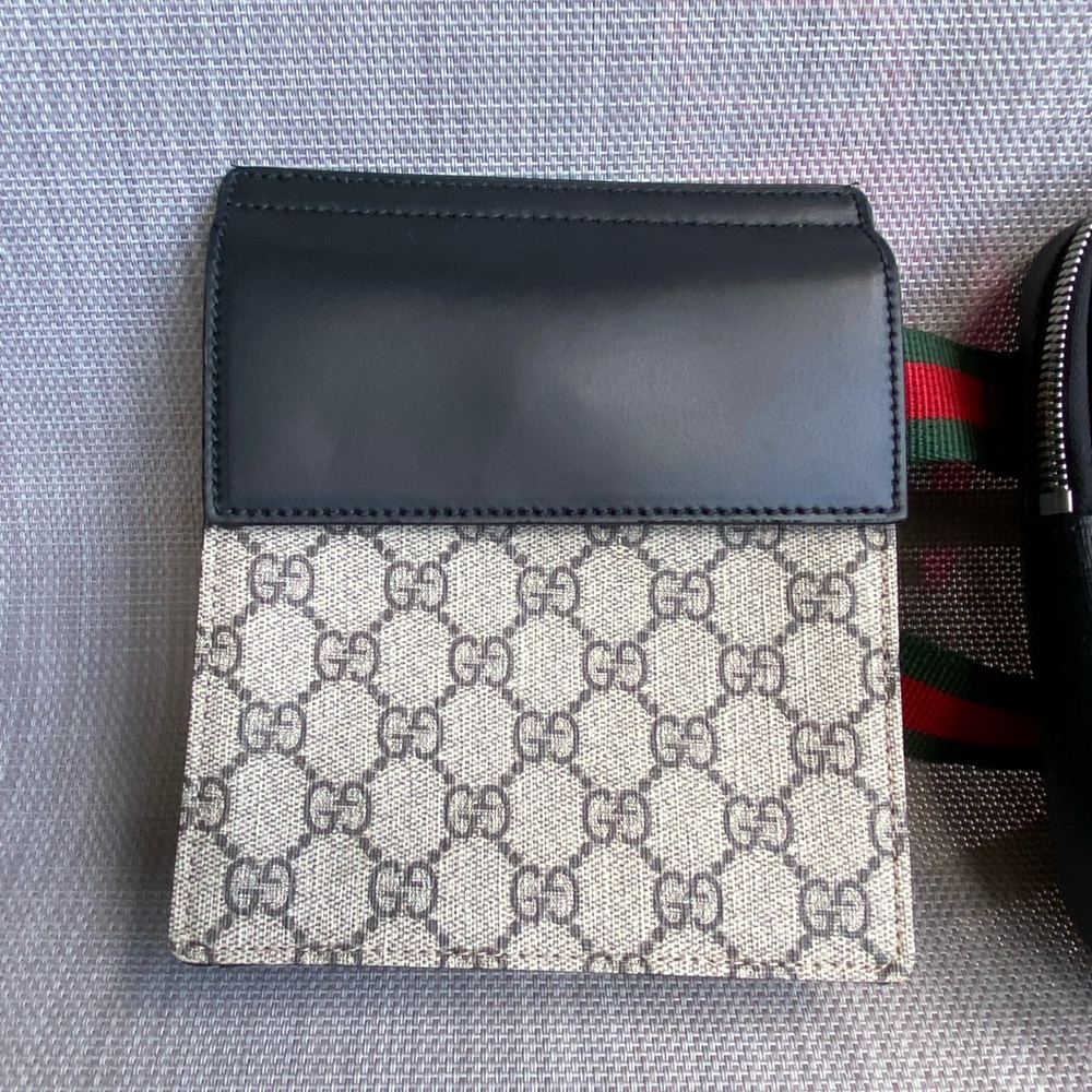 Gucci Black and Cream Belt Bag with Red and Green Strap - Picture 4 of 14